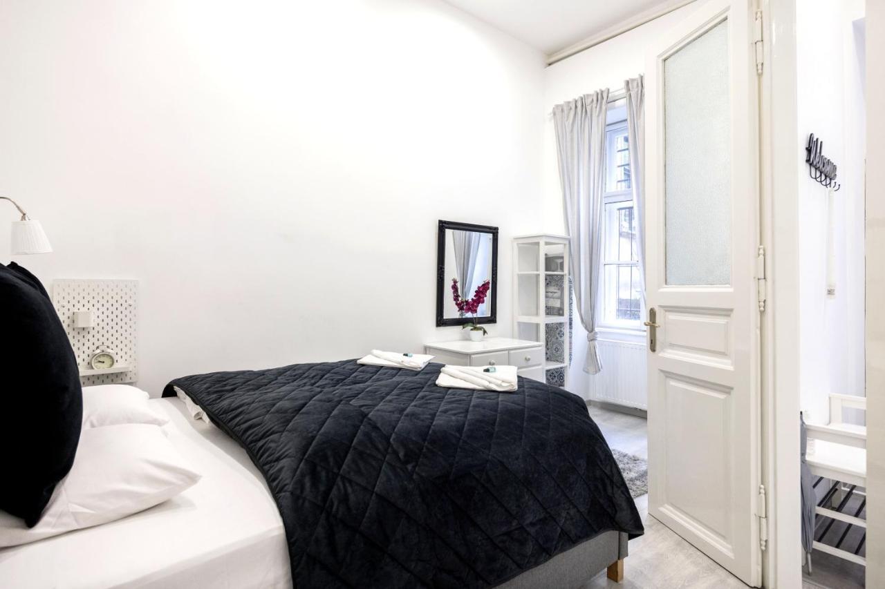 Mystic Dreamy Apartment Budapest Esterno foto
