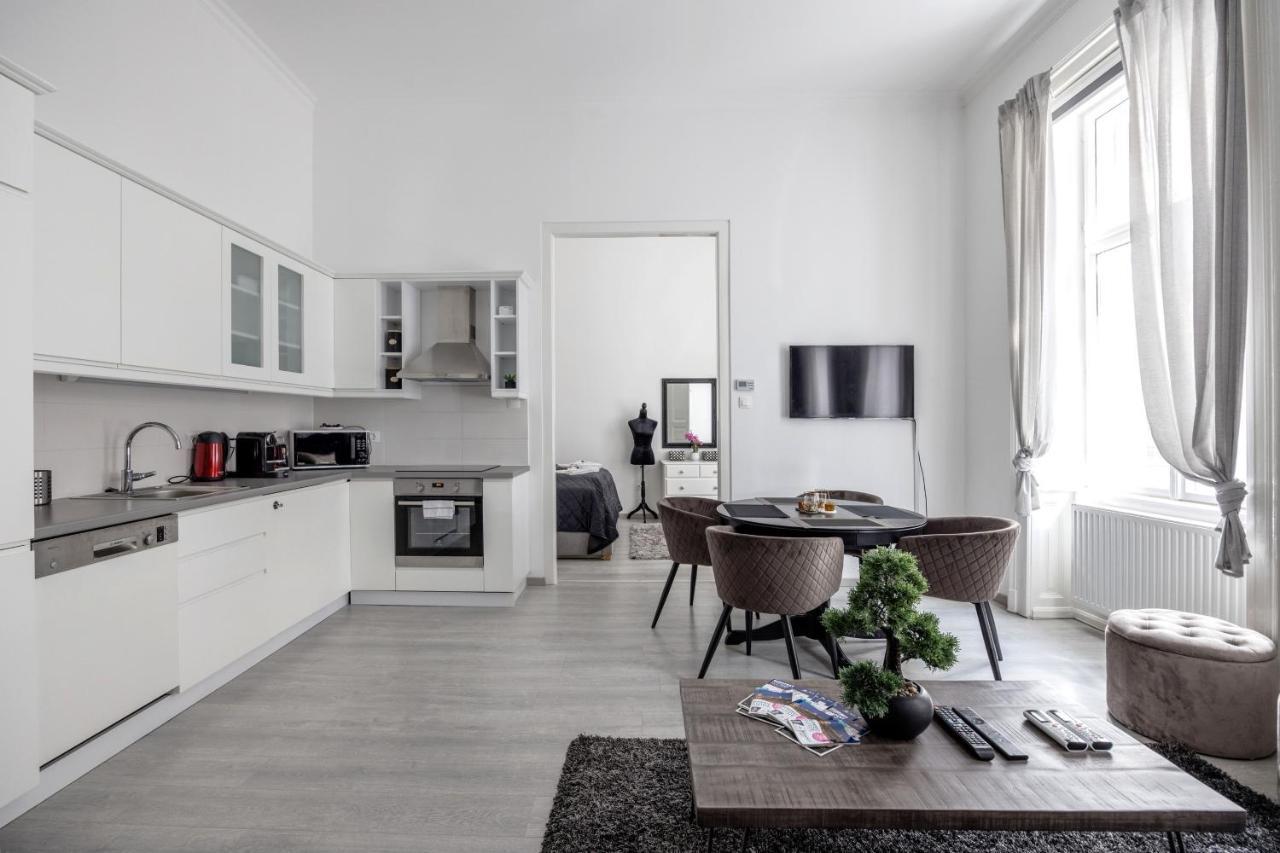 Mystic Dreamy Apartment Budapest Esterno foto